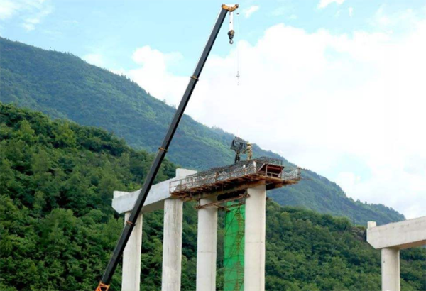 巴萬(wàn)高速公路建設中