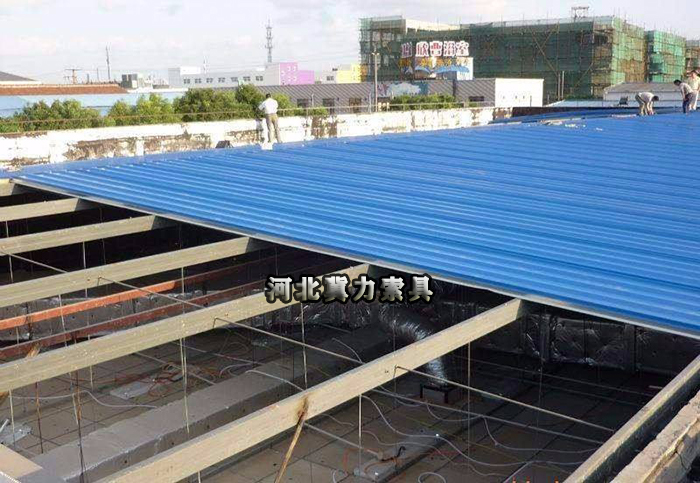 農村簡(jiǎn)易房頂搭建彩鋼板