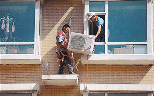 空調外機安裝危險圖