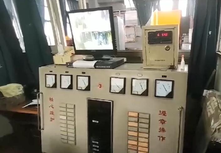 重型卷?yè)P機操控平臺