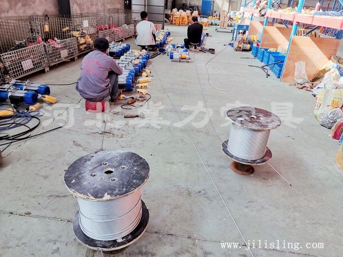 電動(dòng)提升機鋼絲繩安裝過(guò)程