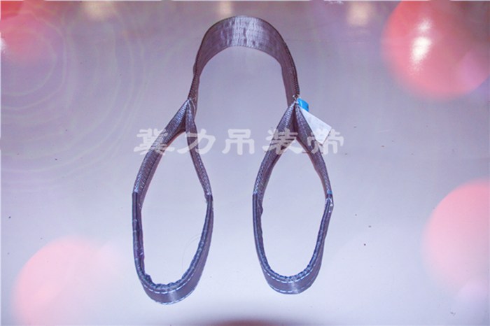 吊裝轎車(chē)所使用的的吊裝帶
