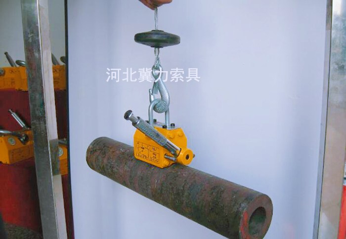 YS-600型永磁磁力吸盤(pán)圓形金屬板件吊運中