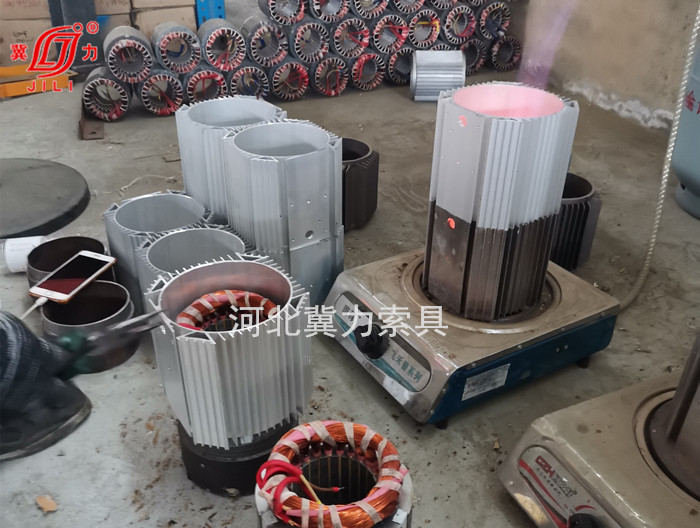 電動(dòng)提升機鋁合金外殼安裝中