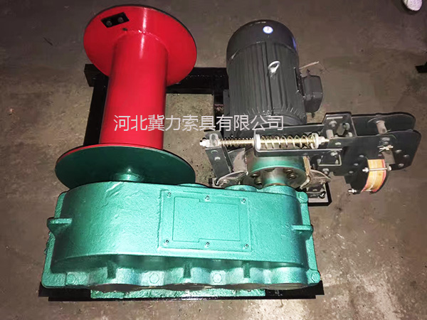重型建筑卷?yè)P機