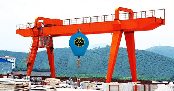 龍門(mén)吊維修現場(chǎng)