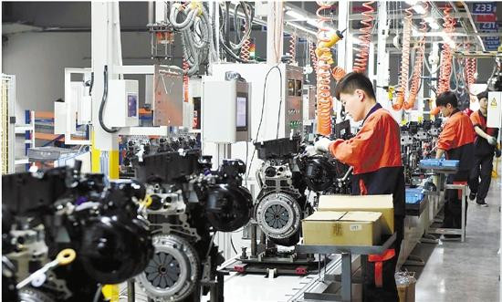 彈簧平衡器助力電動(dòng)汽車(chē)組裝流水線(xiàn)